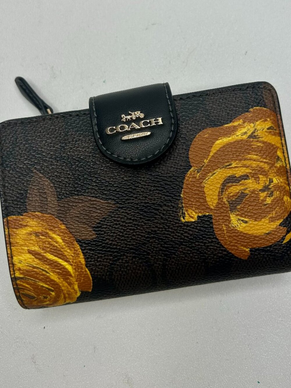 COACH CCL69 Corner Zip Signature Floral Print Bifold Wallet Walnut Black $240